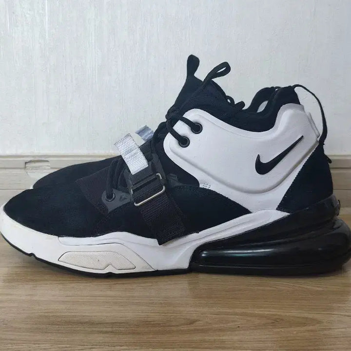 [BUNJANG] Nike Air Force 270 Black and White Basketball Shoes / 나이키 에어포스 270 검흰 AH6772-006 사이즈285