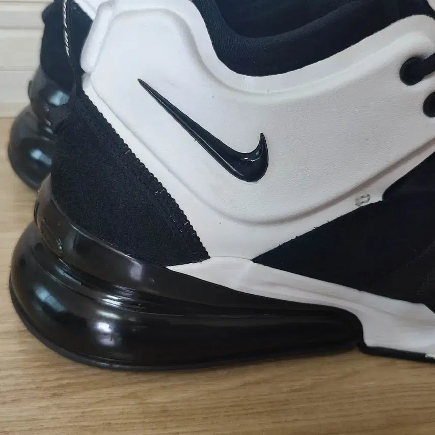 [BUNJANG] Nike Air Force 270 Black and White Basketball Shoes / 나이키 에어포스 270 검흰 AH6772-006 사이즈285