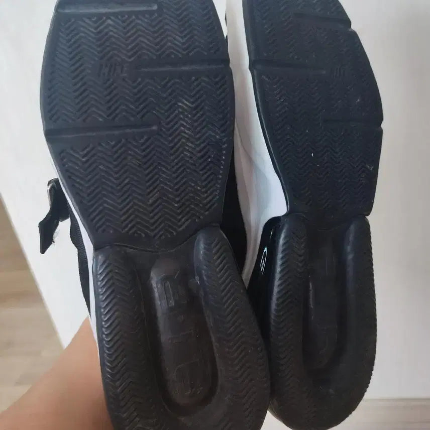 [BUNJANG] Nike Air Force 270 Black and White Basketball Shoes / 나이키 에어포스 270 검흰 AH6772-006 사이즈285