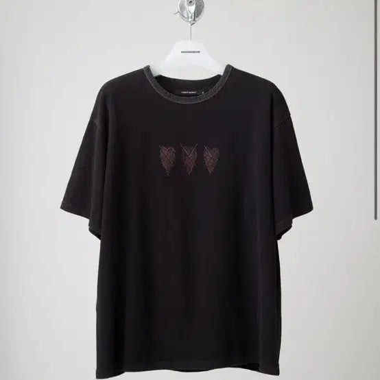 [BUNJANG] Hetching Room VTG Cartoon Heart Tee Washed Black / 해칭룸 VTG 카툰 하트 티 워시드 블랙