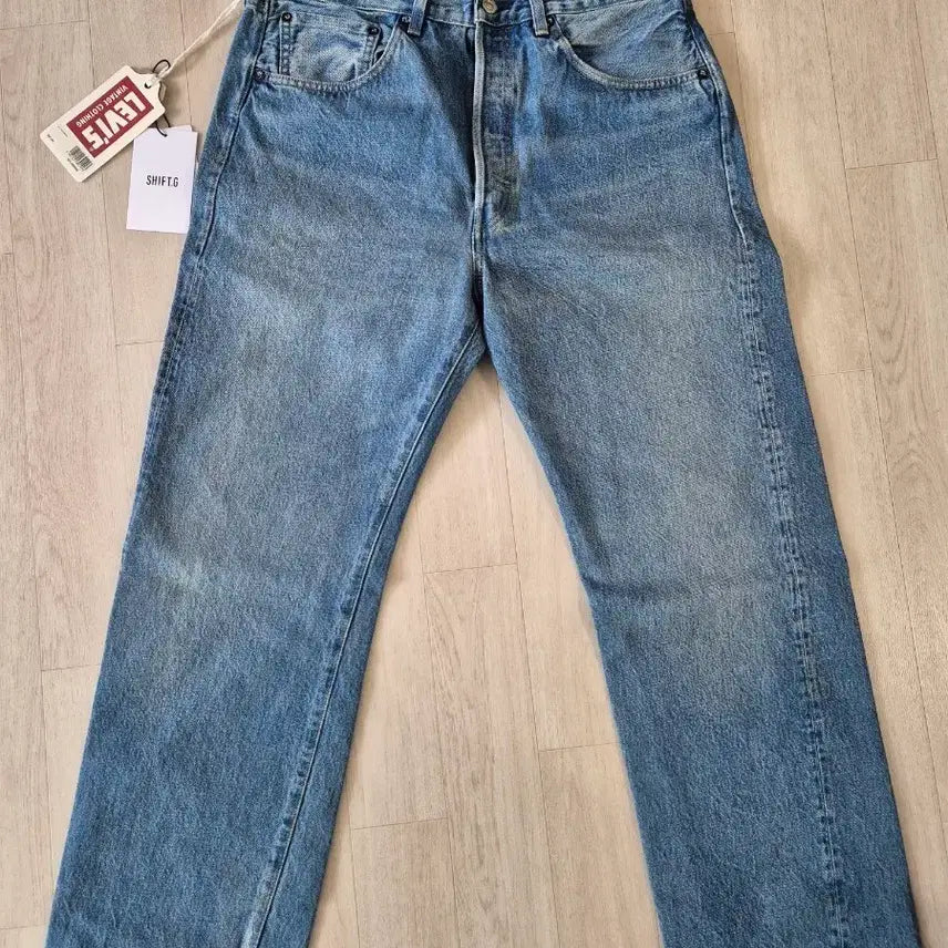 [SOLD OUT] lvc55501 도르닉 32/30 새상품