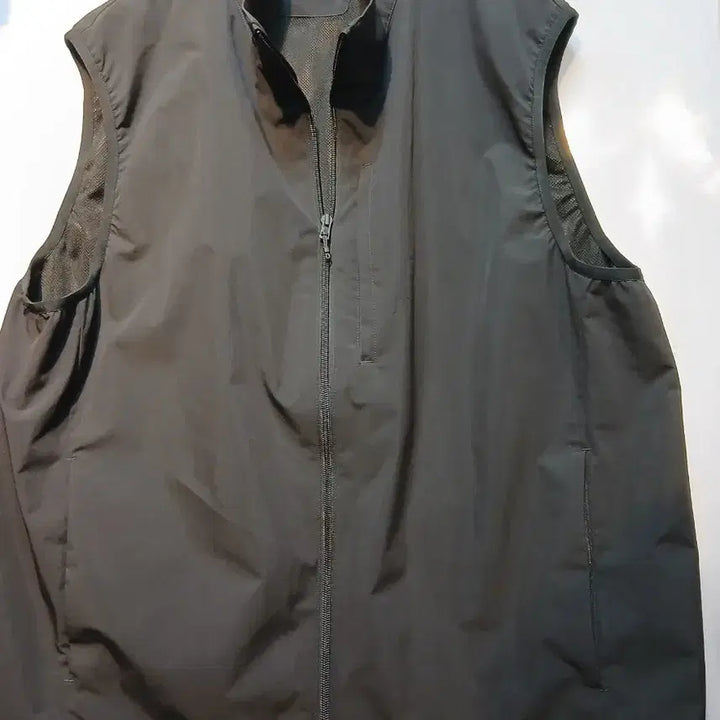 [SOLD OUT] 유니클로 블랙 경량 조끼 XL