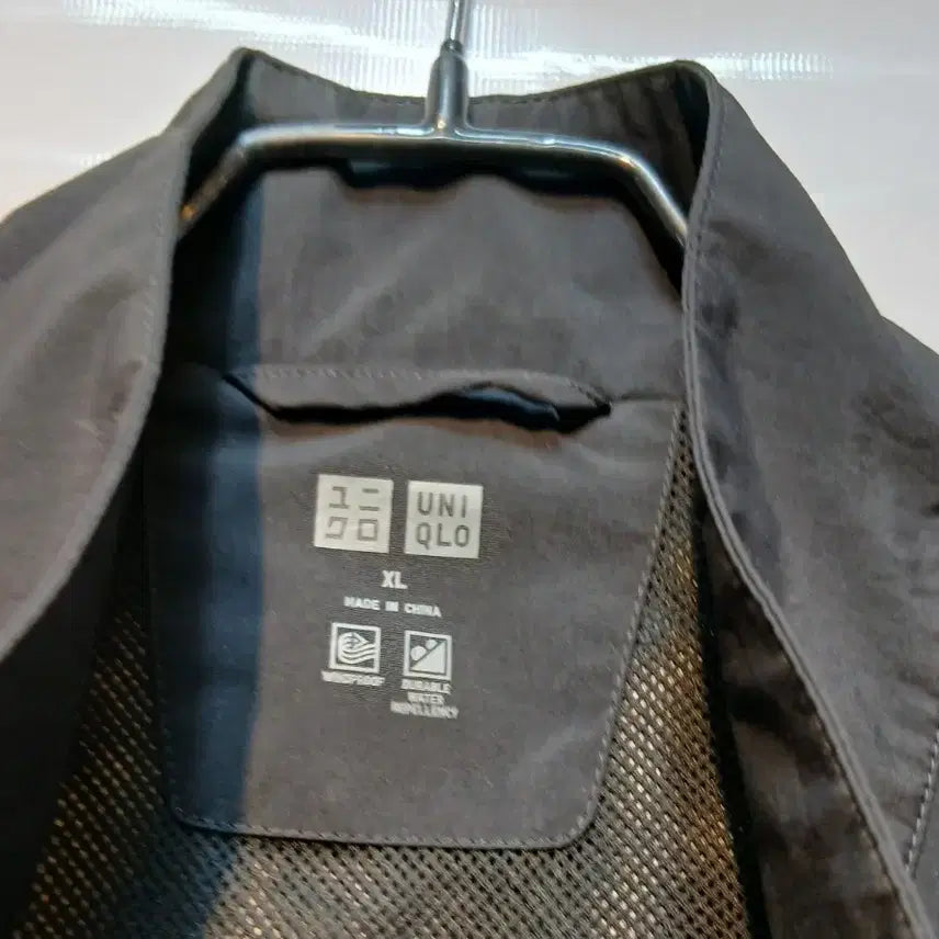 [SOLD OUT] 유니클로 블랙 경량 조끼 XL