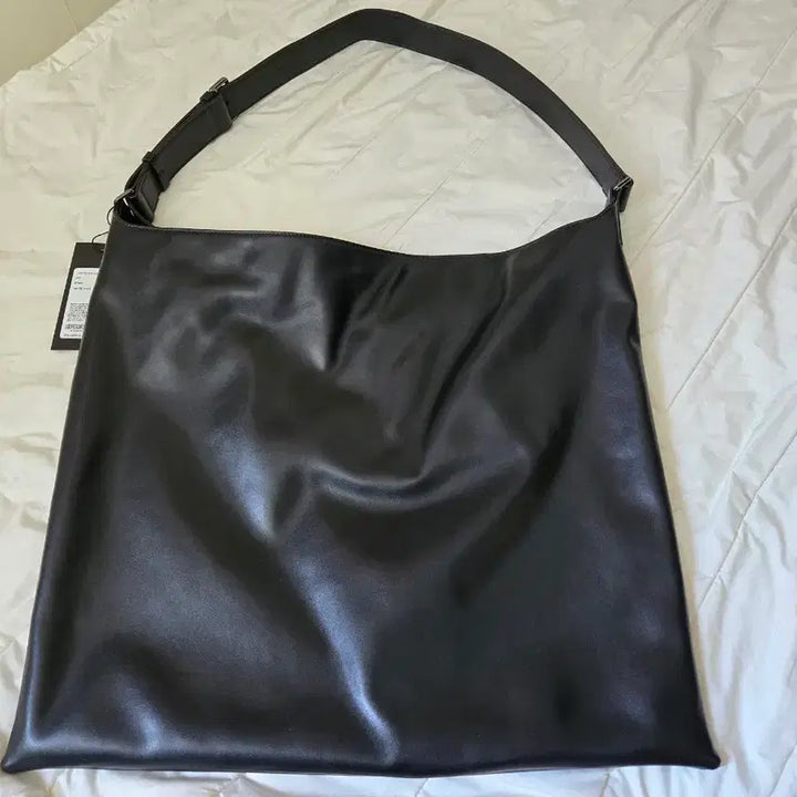 [BUNJANG] Musinsa Standard Synthetic Leather Slouchy Shoulder Bag / 무신사 스탠다드 신세틱 레더 슬라우치 숄더백