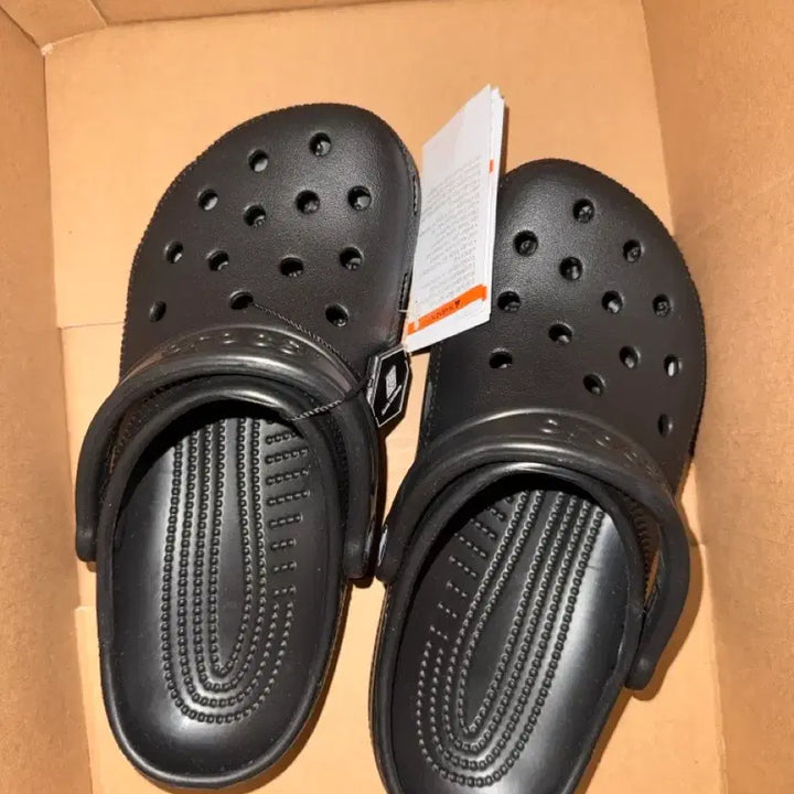 [SOLD OUT] 크록스 클래식 클로그 블랙 240 새상품