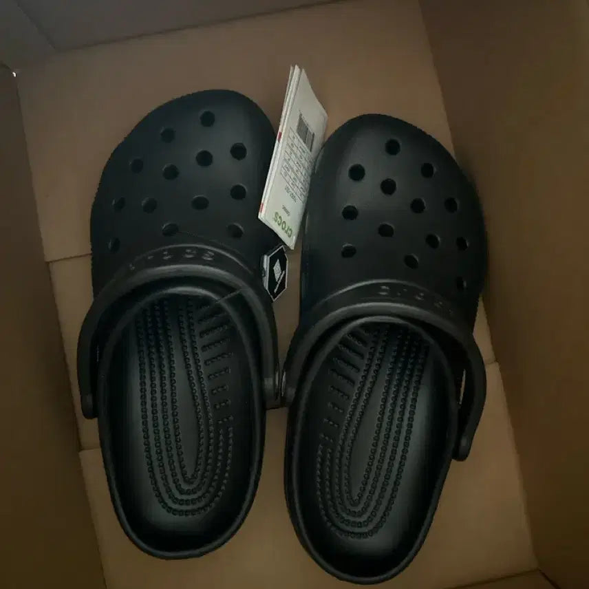 [SOLD OUT] 크록스 클래식 클로그 블랙 240 새상품