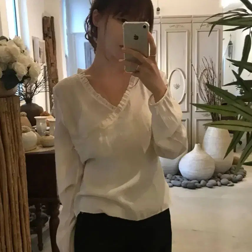 [BUNJANG] Near Wear Wrap Blouse / 니어웨어 랩블라우스