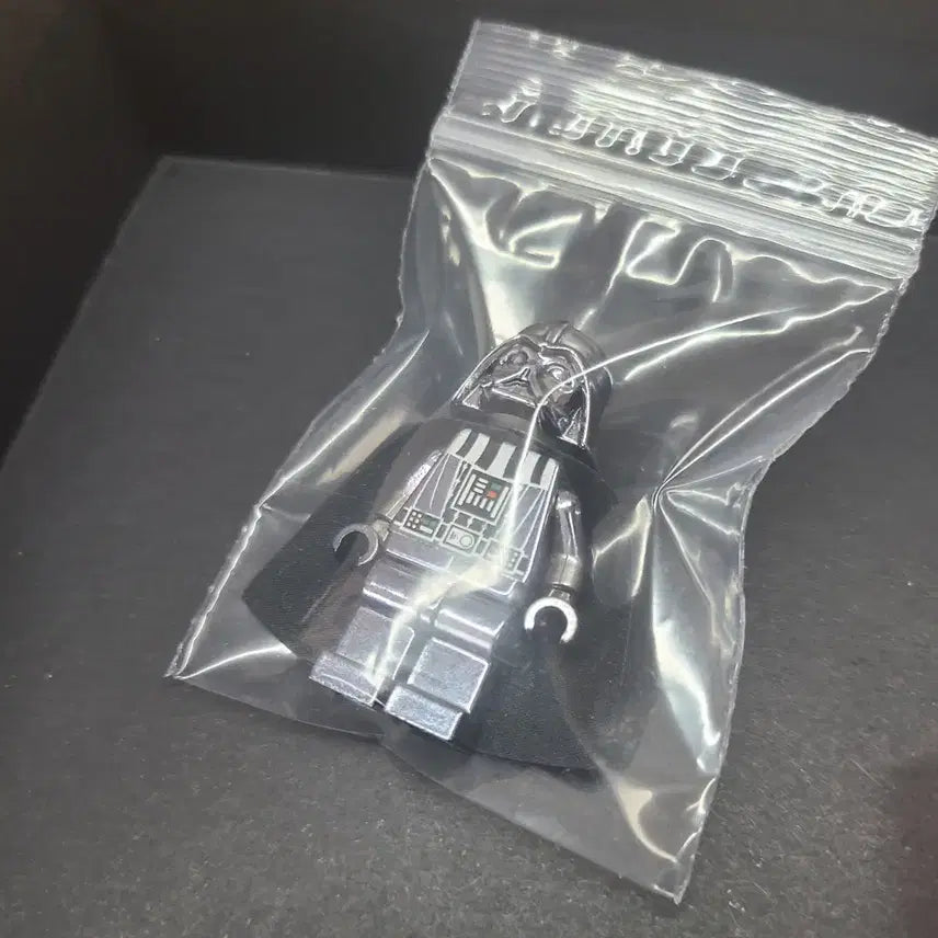 [BUNJANG] LEGO Star Wars Chrome Darth Vader 10th Anniversary Limited Edition Figure / 레고 스타워즈 크롬 다스베이더