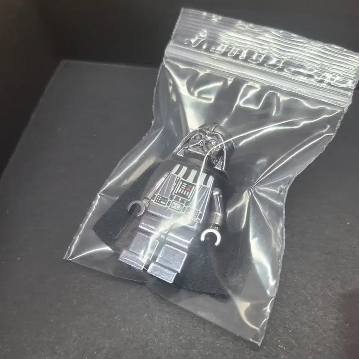 [BUNJANG] LEGO Star Wars Chrome Darth Vader 10th Anniversary Limited Edition Figure / 레고 스타워즈 크롬 다스베이더