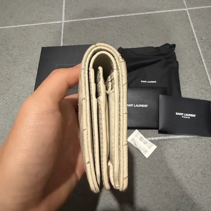 [BUNJANG] Yves Saint Laurent Bifold Wallet / 입생로랑 반지갑