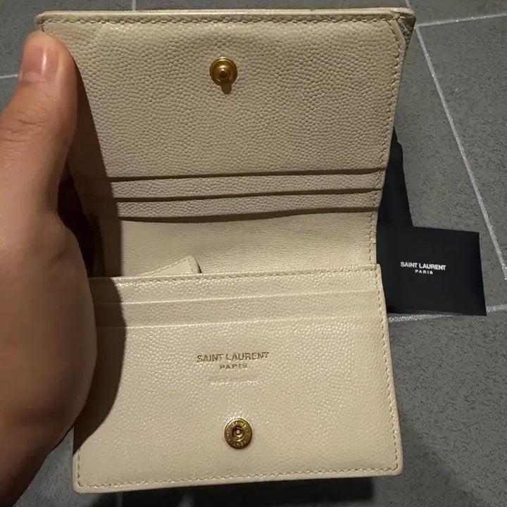 [BUNJANG] Yves Saint Laurent Bifold Wallet / 입생로랑 반지갑