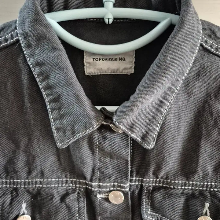 [SOLD OUT] 탑드레싱 흑청 크롭 데님 베스트 (상태 최상)