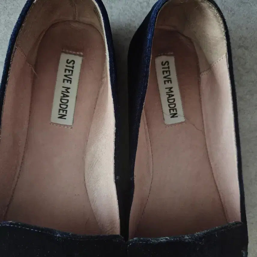 [BUNJANG] Steve Madden Velvet Pointed-Toe Flats - Black / 스티브매든 벨벳 플랫 슈즈 블랙