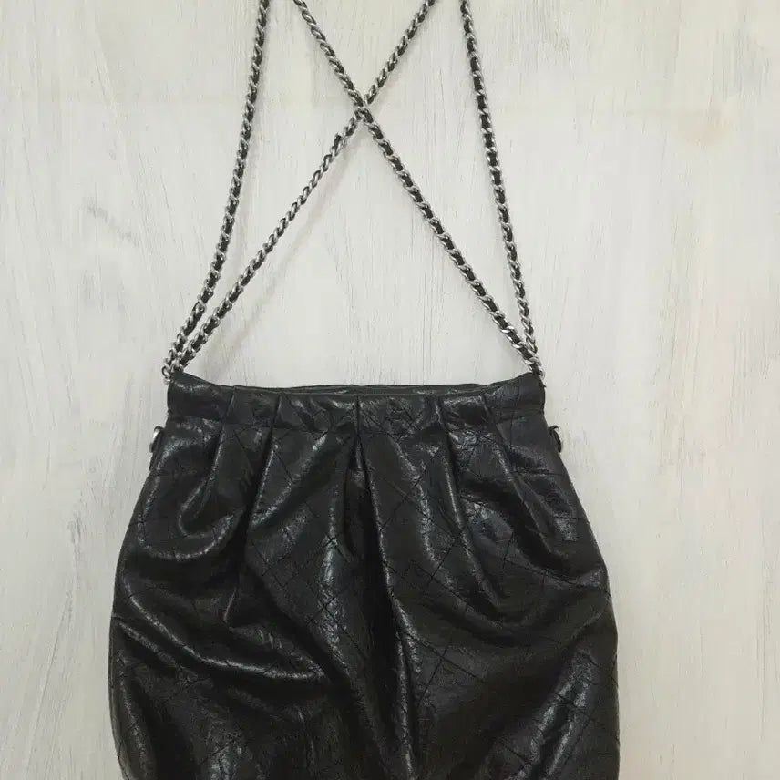 [BUNJANG] Charles &amp; Keith Duo Double Chain Large Hobo Bag / 찰스앤키스 듀오 더블 체인 라지 호보백 블랙(라지)