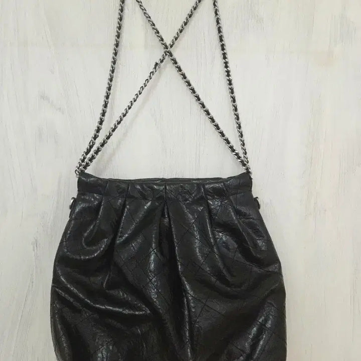 [BUNJANG] Charles &amp; Keith Duo Double Chain Large Hobo Bag / 찰스앤키스 듀오 더블 체인 라지 호보백 블랙(라지)