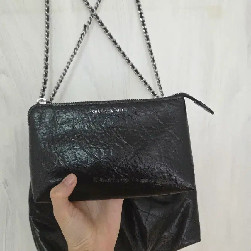 [BUNJANG] Charles &amp; Keith Duo Double Chain Large Hobo Bag / 찰스앤키스 듀오 더블 체인 라지 호보백 블랙(라지)