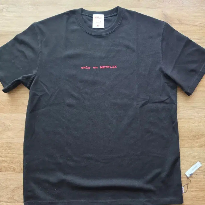 [BUNJANG] IAB Studio x Netflix T-shirt / IAB STUDIO x NETFLIX 반팔티