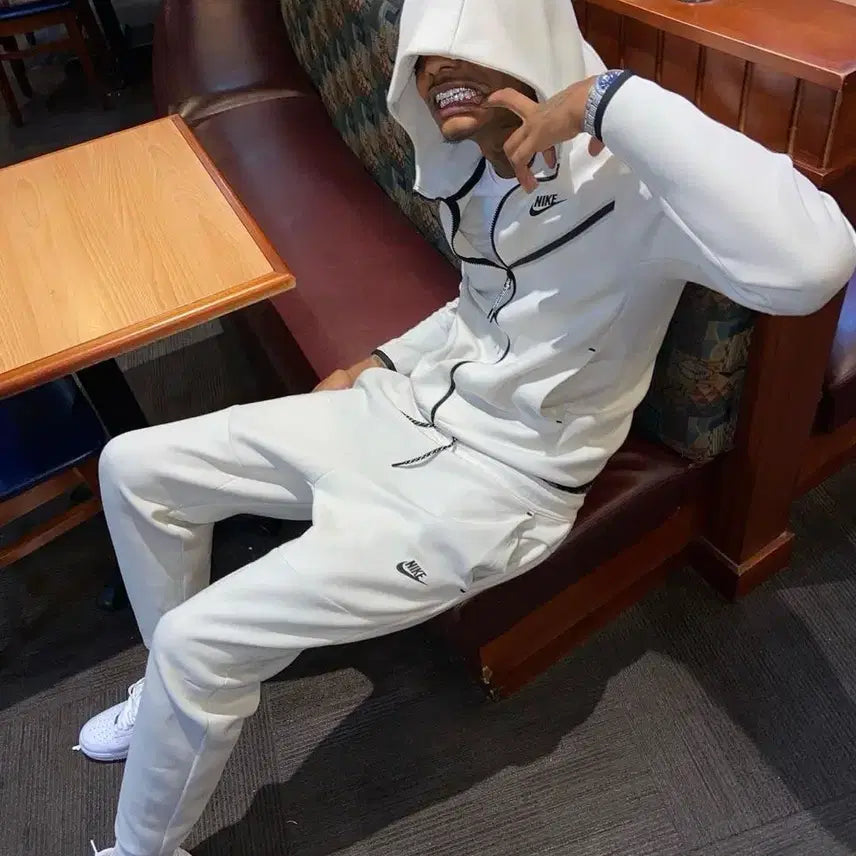[SOLD OUT] 나이키 테크팩/플리스 흰색 S(블랙 교신)
