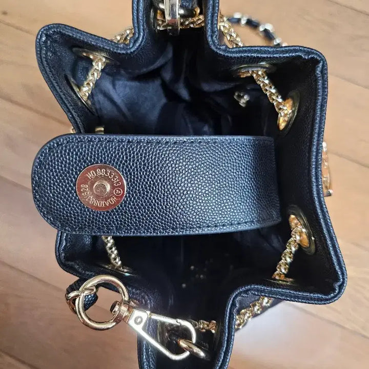 [BUNJANG] Quilted Chain Shoulder Bag / 복조리 퀼팅 체인 숄더백
