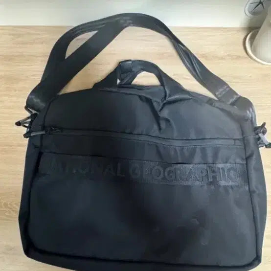 [BUNJANG] National Geographic Crossbody Bag / 내셔널지오그래픽 크로스백 급처