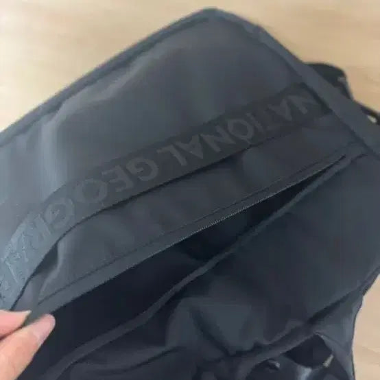 [BUNJANG] National Geographic Crossbody Bag / 내셔널지오그래픽 크로스백 급처