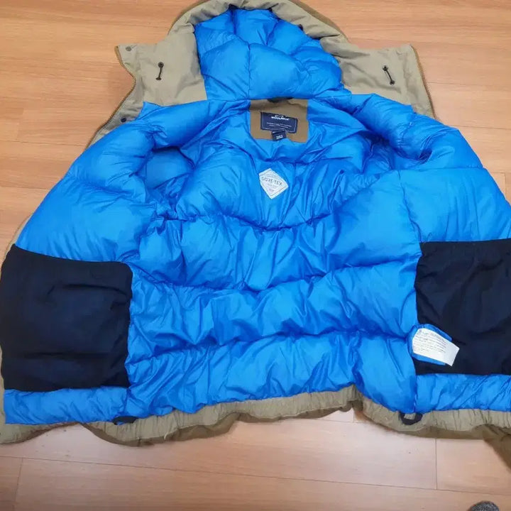 [BUNJANG] Woolrich Gore-Tex Corduroy Padded Jacket / 울리치 고어텍스 패딩 자켓
