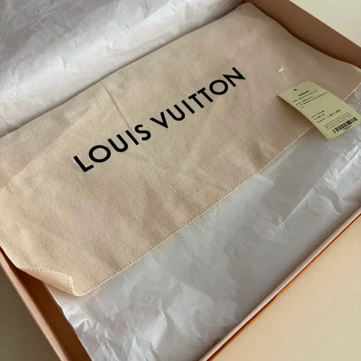 [BUNJANG] Louis Vuitton Virgil Abloh A4 Clutch Bag / 루이비통 버질아블로 A4 클러치백