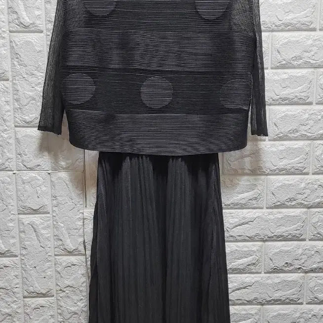 [BUNJANG] Pleated Dot Black Dress / 플리츠 도트 블랙 원피스