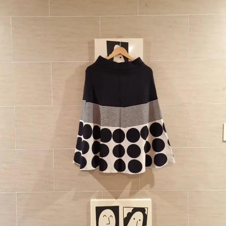 [BUNJANG] Rennie &amp; MacCoy Dot Pattern Flare Midi Skirt / 새옷-도트 무늬 플레어 스커트