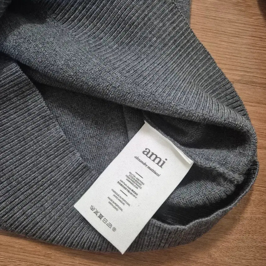 [SOLD OUT] 아미 카라 니트 (XXL)