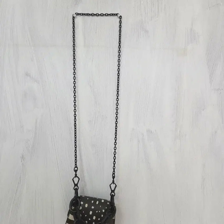 [BUNJANG] Charles &amp; Keith Chunky Chain Handle Mini Bag / 찰스앤키스 청키 체인 핸들 미니 가방