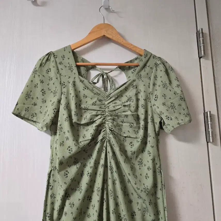 [BUNJANG] Elegant Shirred Olive Green Long Dress / 새상품) 여성스런 셔링 롱원피스