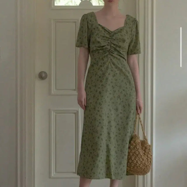 [BUNJANG] Elegant Shirred Olive Green Long Dress / 새상품) 여성스런 셔링 롱원피스