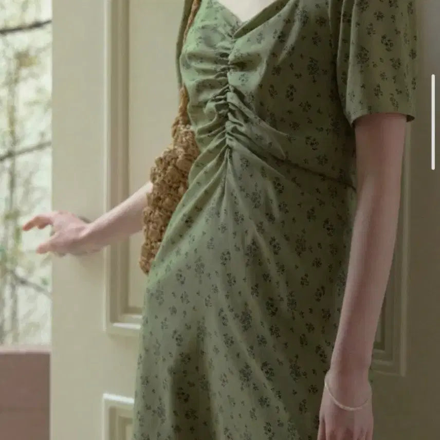 [BUNJANG] Elegant Shirred Olive Green Long Dress / 새상품) 여성스런 셔링 롱원피스