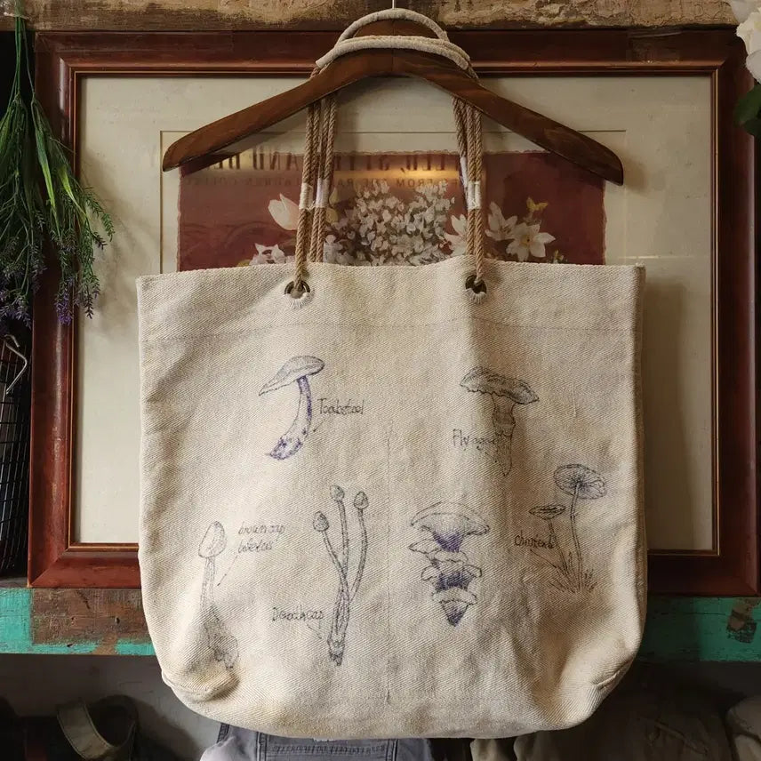 [BUNJANG] Vintage Mushroom Hand-Drawn Canvas Tote Bag / 핸드 드로잉 캔버스 토트백 빈티지 더플백 리메이크 화이트 머쉬룸