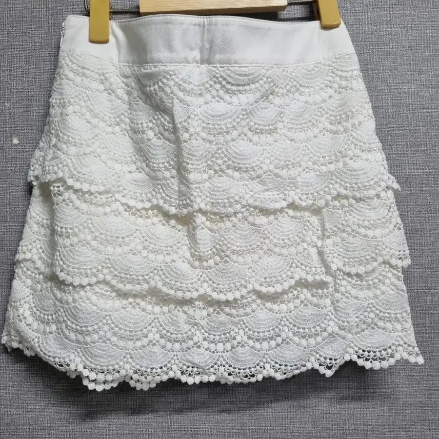 [BUNJANG] Hazzys White Lace Mini Skirt / 헤지스 화이트 레이스 미니 스커트 55