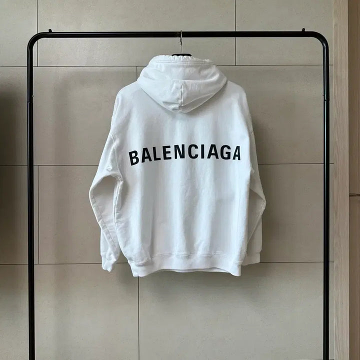 [BUNJANG] Balenciaga Back Logo White Hoodie S / 발렌시아가 백로고 화이트 후드티 S