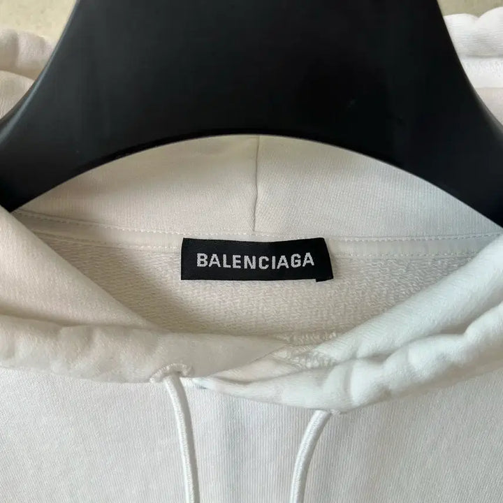 [BUNJANG] Balenciaga Back Logo White Hoodie S / 발렌시아가 백로고 화이트 후드티 S
