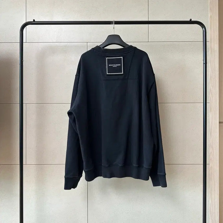 [SOLD OUT] 우영미 패치 로고 맨투맨