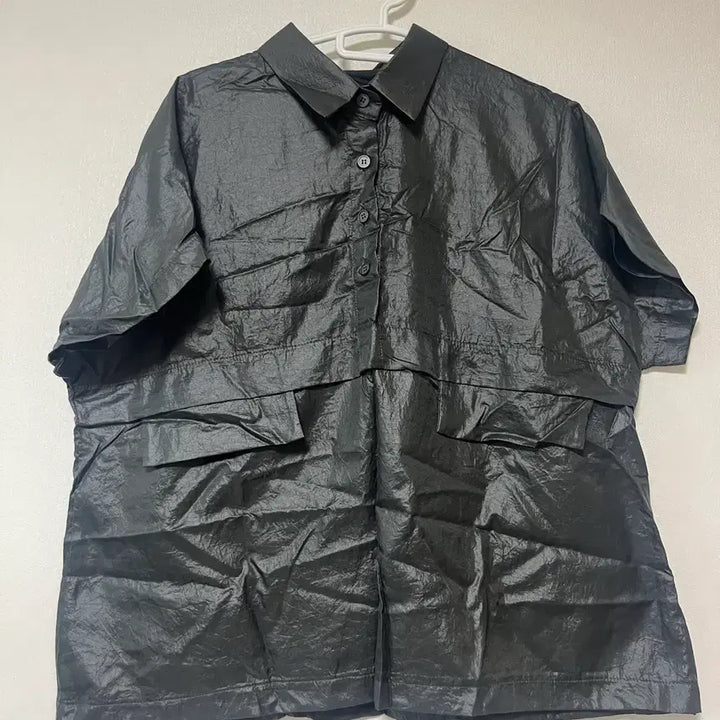 [BUNJANG] Glossy Windbreaker Short Sleeve Shirt / 글로시 유광 바람막이 반팔 셔츠
