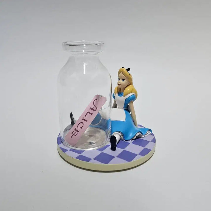 [BUNJANG] Disney Alice in Wonderland "Alice Shrinking" Figure / <7/31까지 할인> 디즈니 앨리스 피규어