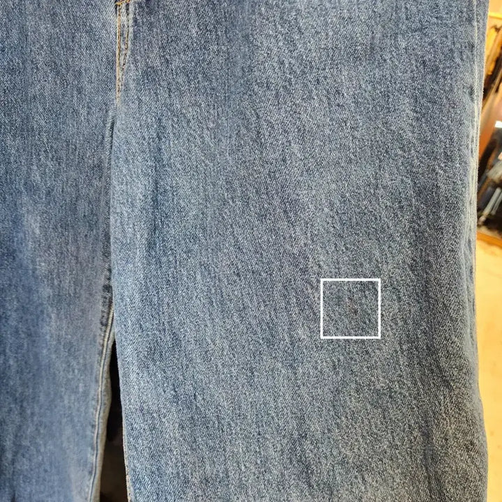 [SOLD OUT] LEVIS 리바이스 하이웨스트 스트레이트 핏 데님 팬츠