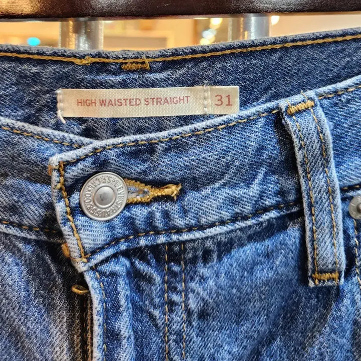 [SOLD OUT] LEVIS 리바이스 하이웨스트 스트레이트 핏 데님 팬츠