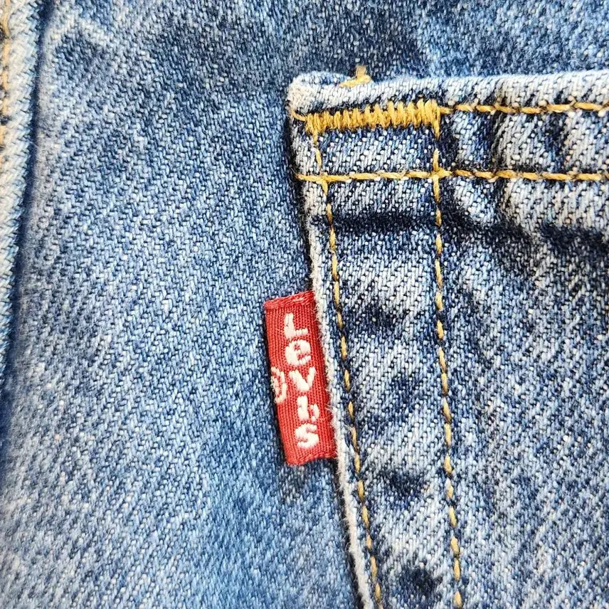 [SOLD OUT] LEVIS 리바이스 하이웨스트 스트레이트 핏 데님 팬츠