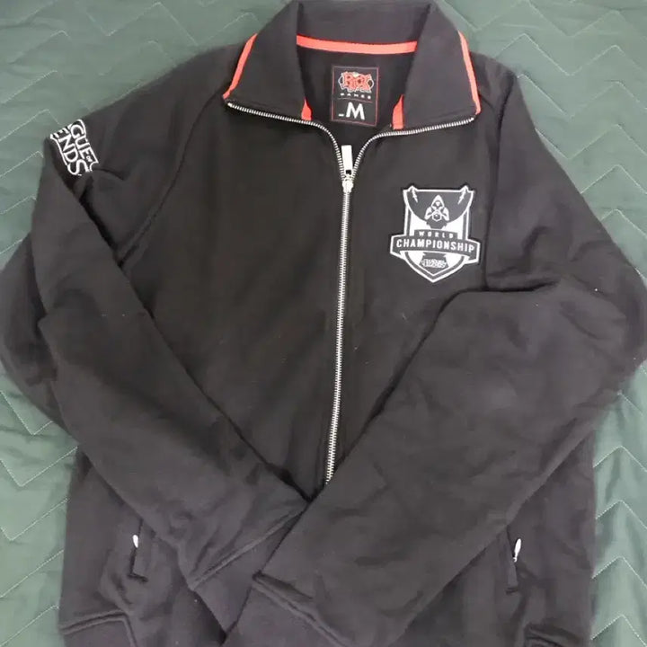 [BUNJANG] League of Legends Worlds Championship Black M Track Jacket / 리그오브레전드 롤 월드챔피언십 검정색 M사이즈