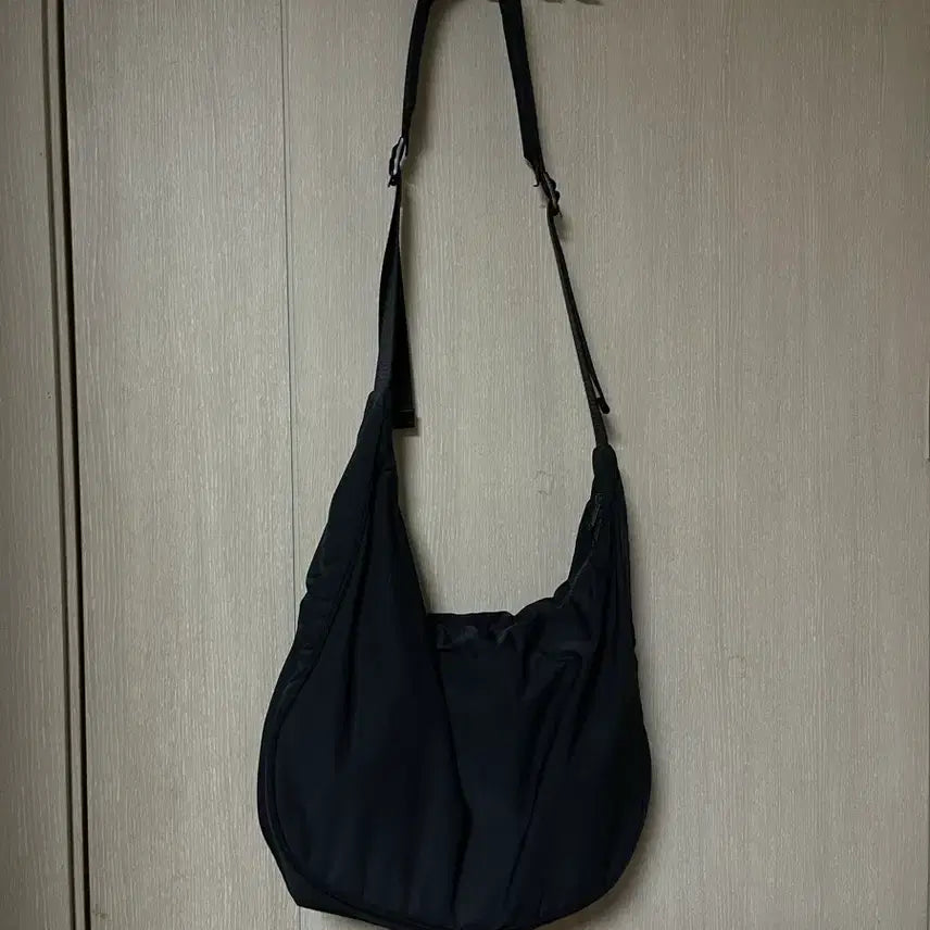 [BUNJANG] Haaarchive Lake All Rounder Crossbody Bag / 하아카이브/ 호수 올 라운더 크로스백