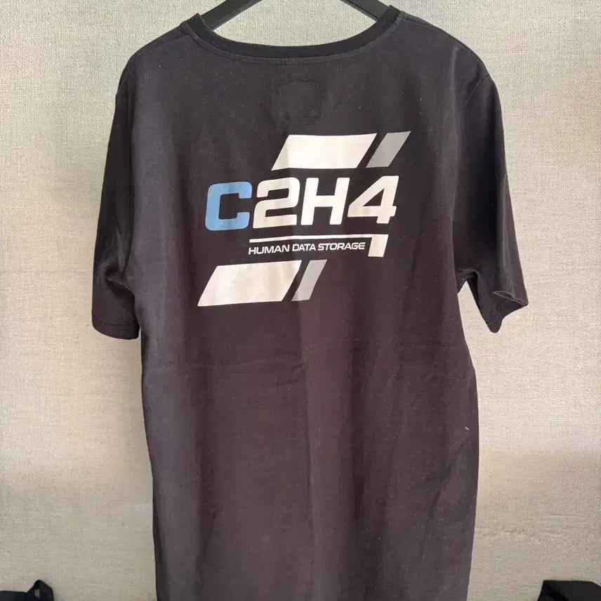 [BUNJANG] C2H4 Black Short Sleeve T-Shirt / C2H4 블랙 반팔 티셔츠