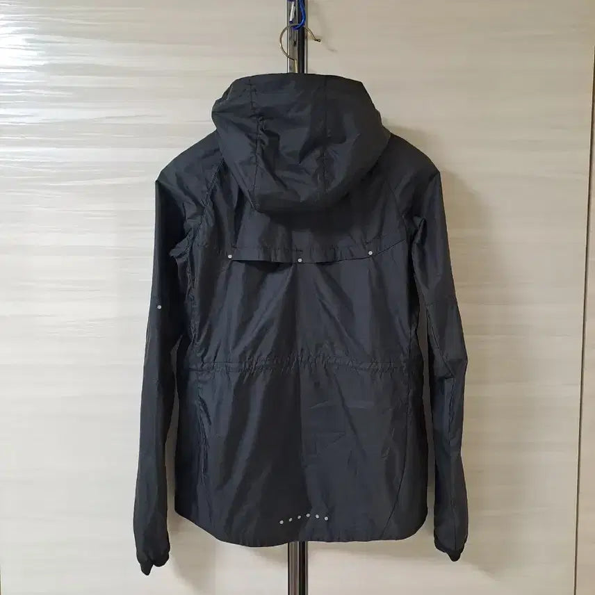 [SOLD OUT] 나이키 블랙  여성바람막이