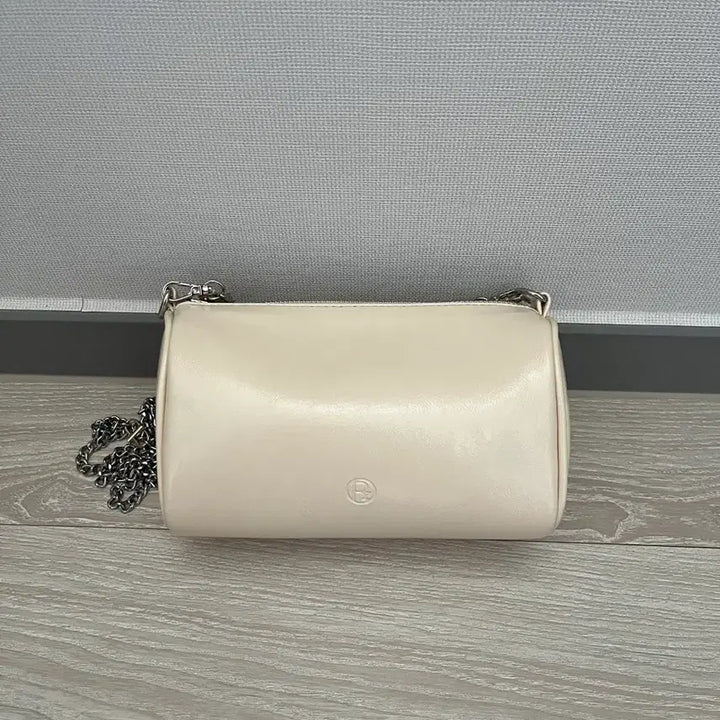[BUNJANG] Lenz Ivory Crossbody Bag / 린츠 크로스백 판매합니다~