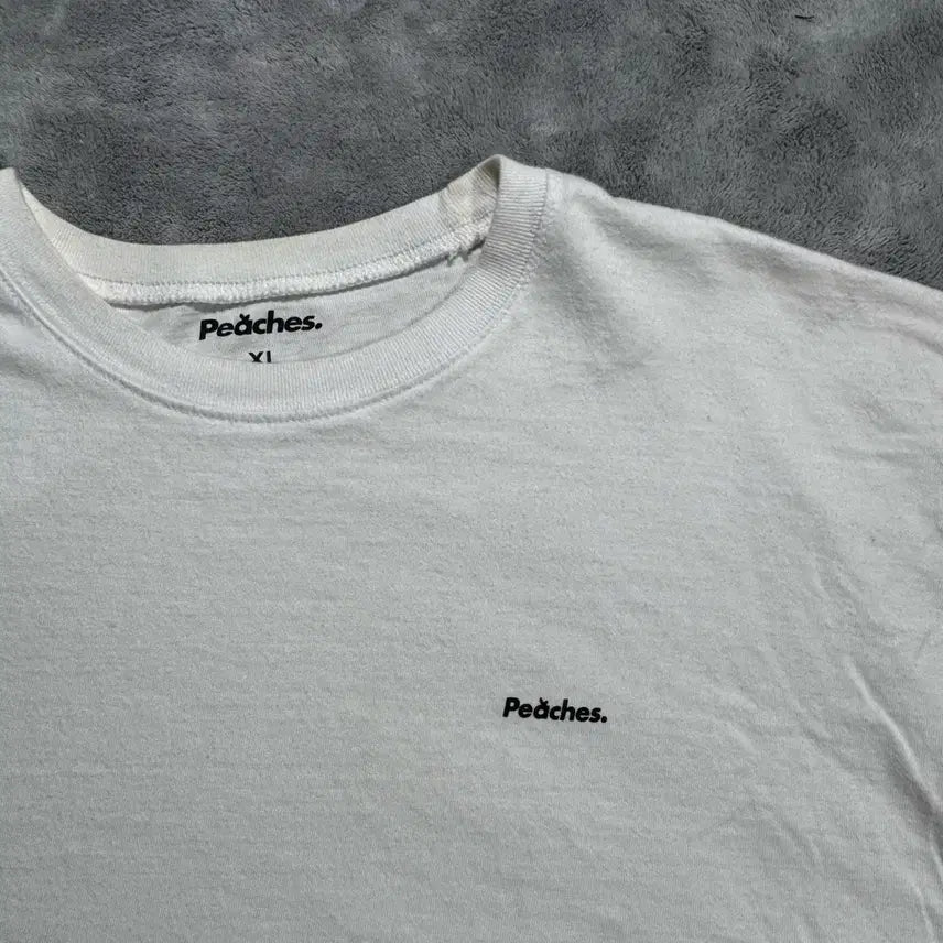 [BUNJANG] Peaches White Short Sleeve T-shirt / Peaches 피치스 화이트 반팔 티셔츠